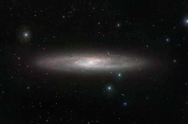 Podczerwony obraz NGC 253 uzyskany przez VISTA / Credits: ESO